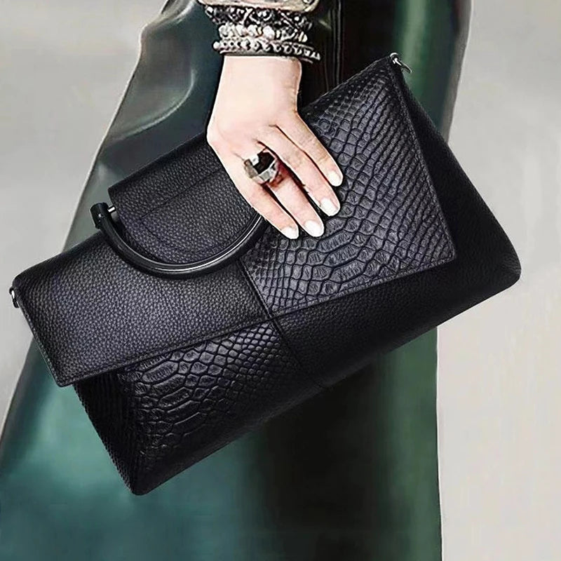 Elite Envelope Clutch: Designer Crossbody for Every Occasion