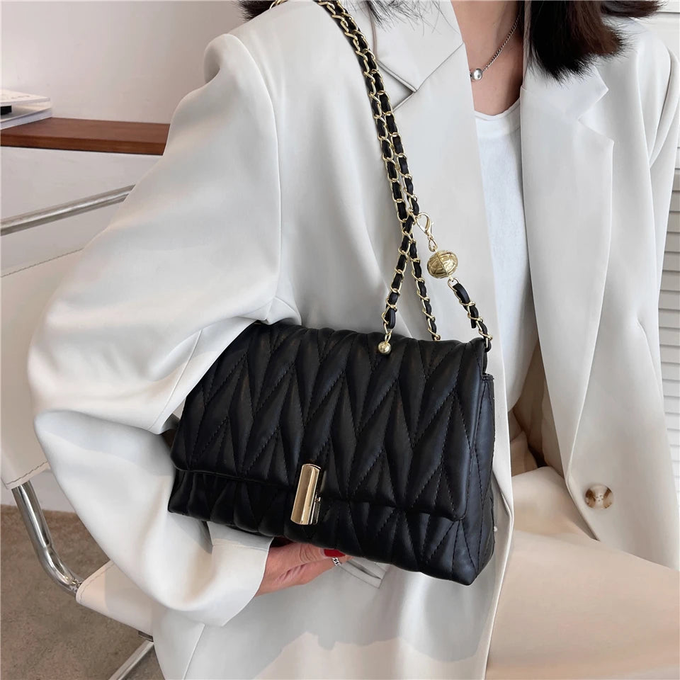 Chic Quilted Chain Crossbody Bag