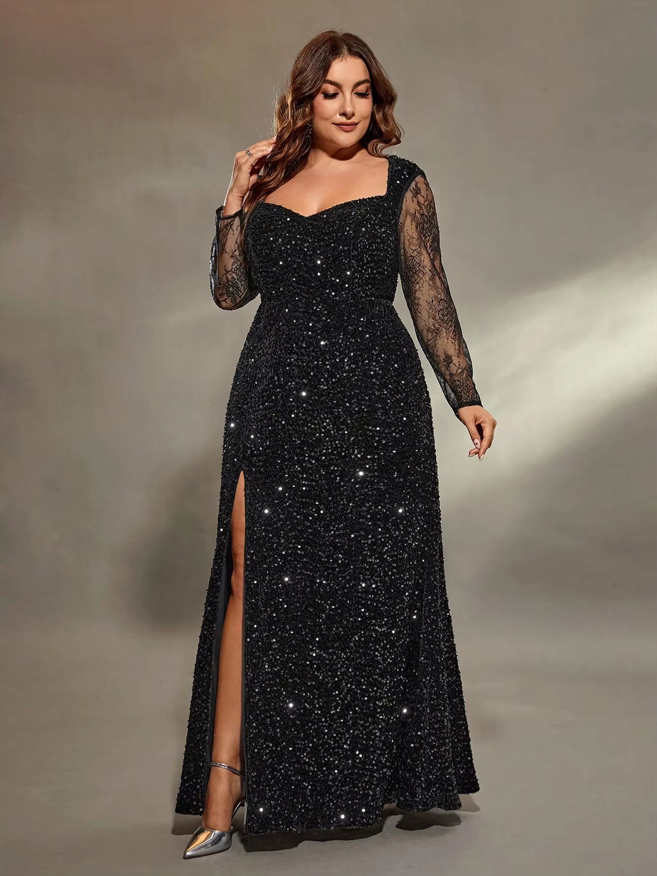 Glamour Queen Plus – Fishtail Evening Gown for Curves